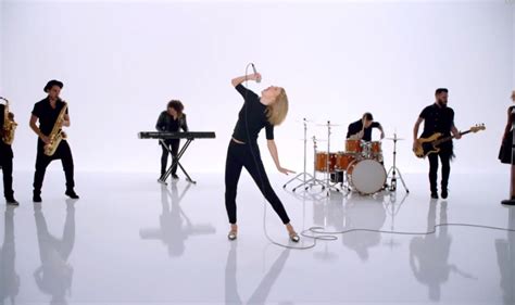 The fashion in Taylor Swift Shake It Off Video | Glamour