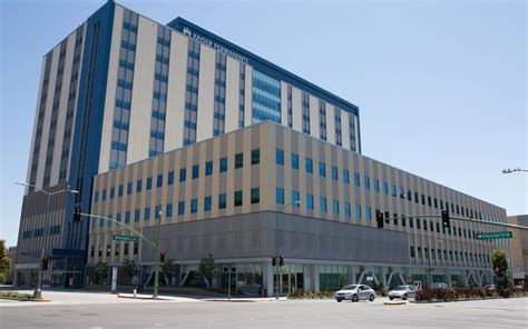 Kaiser Oakland Specialty Medical Office Building Concrete Work - Overaa Construction