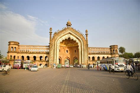 Rumi Darwaza, Lucknow