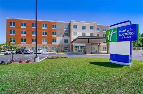 HOLIDAY INN EXPRESS & SUITES MOBILE - UNIVERSITY AREA, AN IHG HOTEL $100 ($̶1̶1̶1̶) - Updated ...