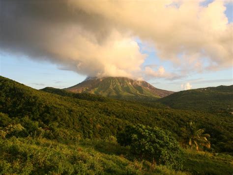 St Vincent: Displacement and gender following the La Soufriere eruption | PreventionWeb