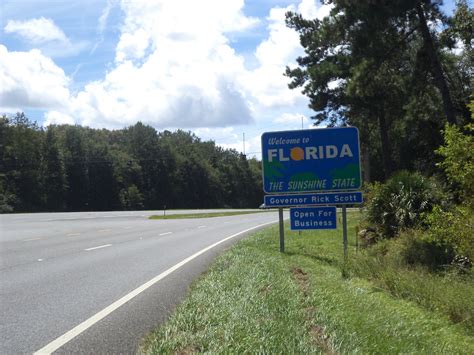 File:Florida welcome sign, US27SB.JPG - Wikimedia Commons