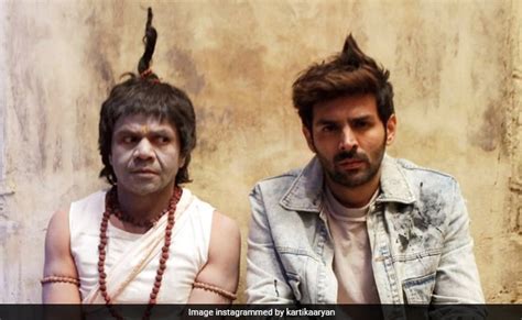 Kartik Aaryan's Holi Celebration Pic With Rajpal Yadav Has A Bhool ...