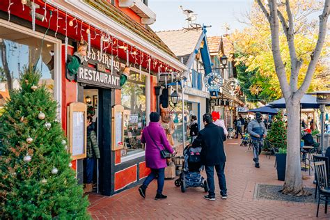 6 Must-Visit U.S. Christmas Markets - Trazee Travel