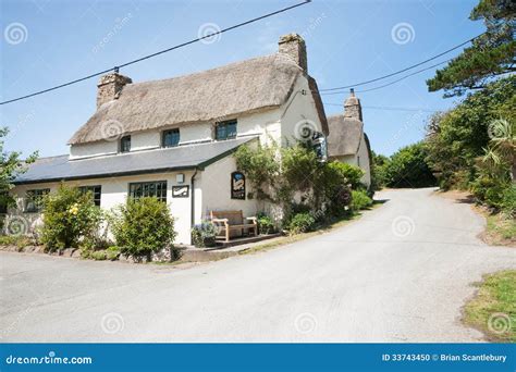 Smugglers Inn Hotel in Cornwall. Editorial Image - Image of house, architecture: 33743450