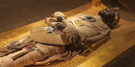 Ancient Egypt: Mummies and Treasures 3,500 Years Old Uncovered in Tomb of Royal Jeweler ...