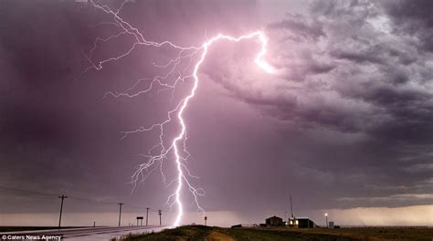 Photographer Marko Korosec's breathtaking images of the world's worst storms | Daily Mail Online