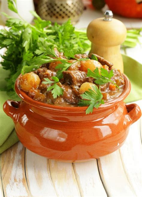 Beef Stew with Vegetables and Herbs in a Clay Pot Stock Image - Image of parsley, gourmet: 33152101