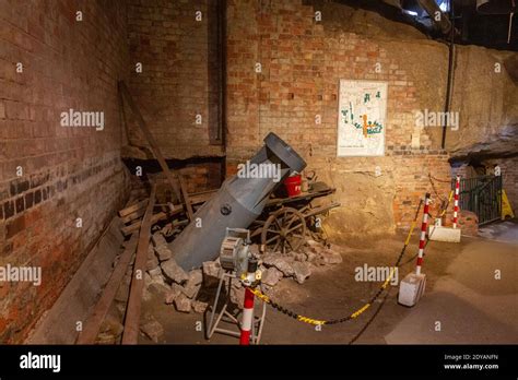 Unexploded hi-res stock photography and images - Alamy