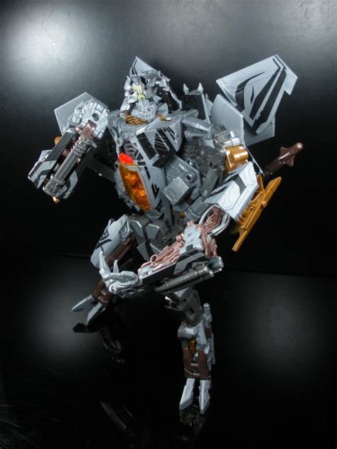 Revenge of the Fallen Hunt for the Decepticons Leader Starscream Gallery and Review ...