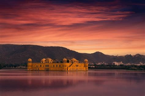 Jaipur Through the Ages: Tracing the City's History from Its Early Days to the Present