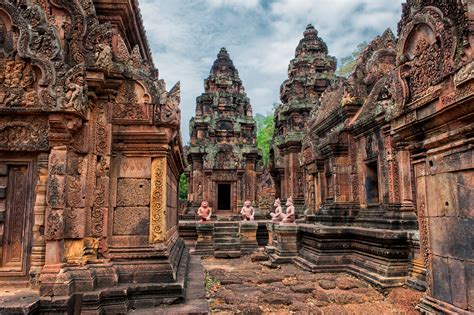 Angkor with Malraux, the Khmer genocide with Loung Ung ... Discover ...