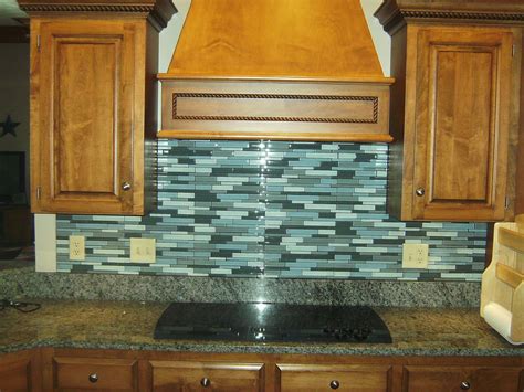 Knapp Tile and Flooring, Inc.: Glass Tile Backsplash