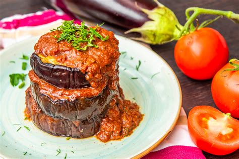 Grilled Aubergine with Tomato & Garlic Sauce | Vegan Recipes