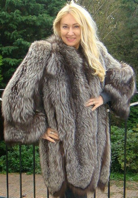 Pin on Silver fox | Girls fur coat, Fur fashion, Fashion