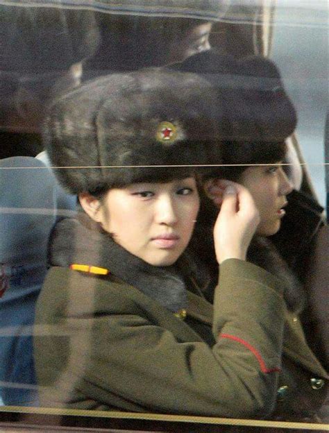 15년 중국... Sensual, Pyongyang, Propaganda Art, Military Women, Communism, Modern Warfare, North ...