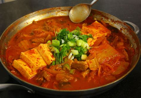 Kimchi stew (Kimchi-jjigae) | Recipe | Jjigae recipe, Maangchi recipes, Kimchi jigae recipe