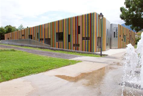 Community Arts Center and Youth Club / Mas Architecture | ArchDaily