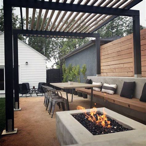 Modern Patio Designs for a Chic Outdoor Space | Modern backyard, Small backyard patio, Modern ...