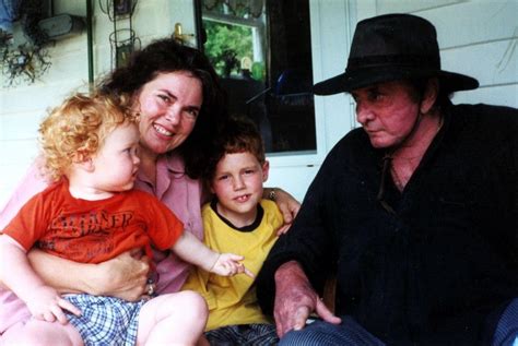 "Grandpa'' Johnny Cash poses with daughter Tara Cash Schwoebel and her ...