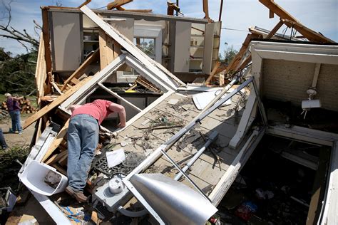 Mississippi Tornado: Rolling Fork Mayor's Heartbreaking Words After Storm - Newsweek