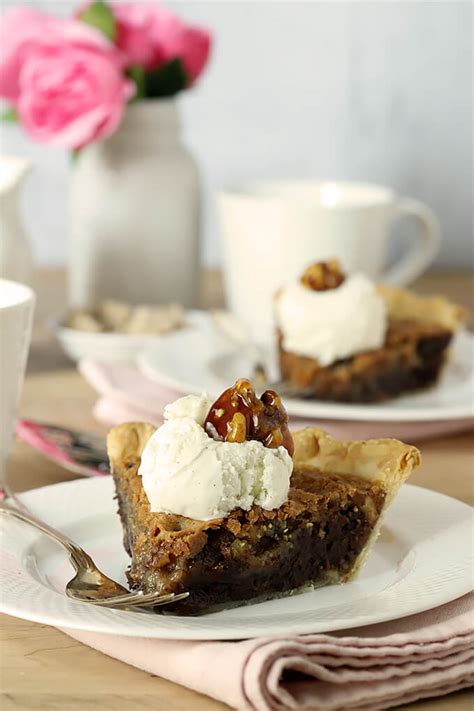 Kentucky Derby Pie with Walnuts and Bourbon | Creative Culinary