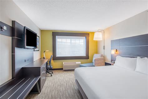 HOLIDAY INN EXPRESS & SUITES BOSTON - MARLBORO, AN IHG HOTEL $125 ...