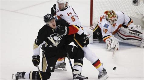 Penguins' Malkin skates, progressing for return from injury