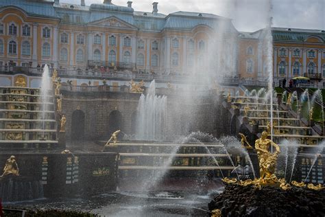 Fountains Peterhof Palace - KASADOO