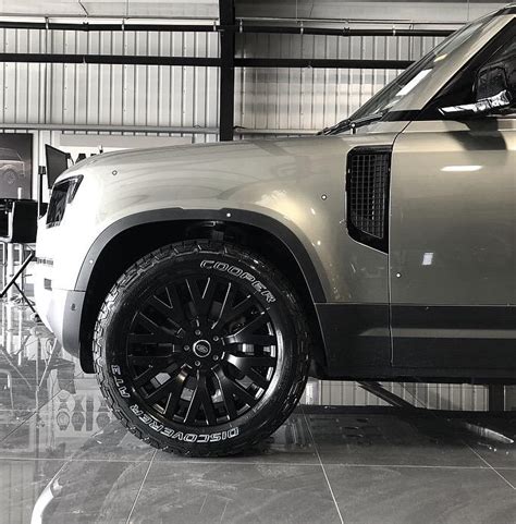 Land Rover Defender | RS Alloy Wheels Black | Kahn - Project Kahn