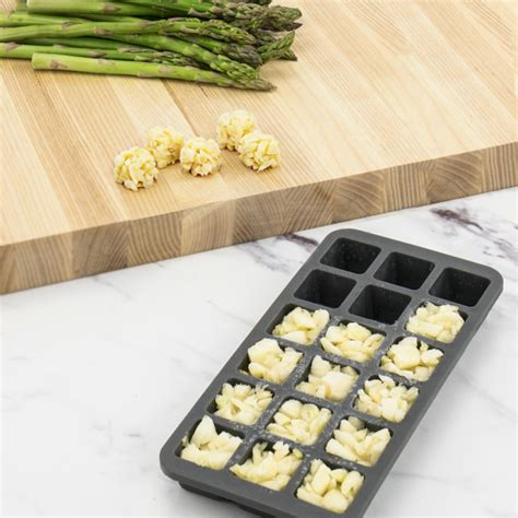 Garlic freezer tray - Store your garlic in the freezer | SmartaSaker