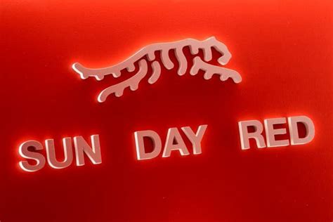 Tiger Woods launches new ‘Sun Day Red’ clothing line after Nike split | Anglo Celt