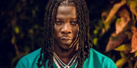 Overlord Lyrics by Stonebwoy | Notjustok