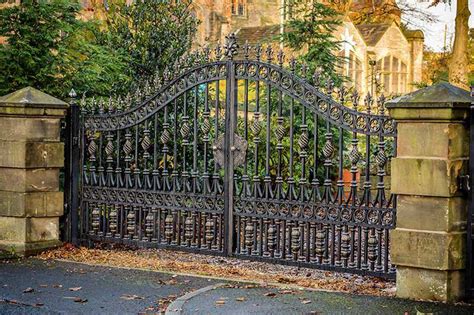 Modern Metal Art Double Driveway Front Entry Wrought Iron Gate Designs for House Decor IOK-194 ...