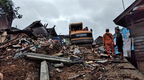 Strong quake in Indonesia’s Sulawesi kills at least 35, injures ...