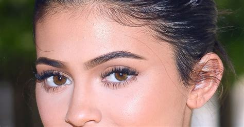 Kylie Jenner Eyelash Extensions - Kizziwalob