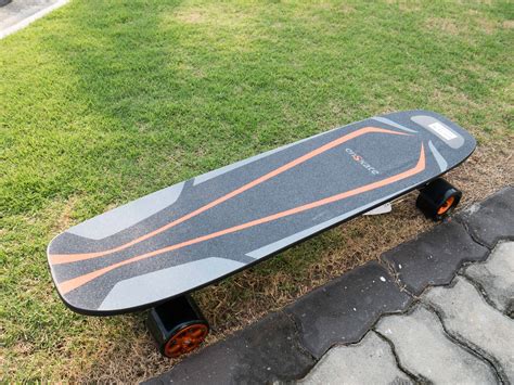 Enskate Woboard S Review - A futuristic looking shortboard! - Electric Skateboard HQ