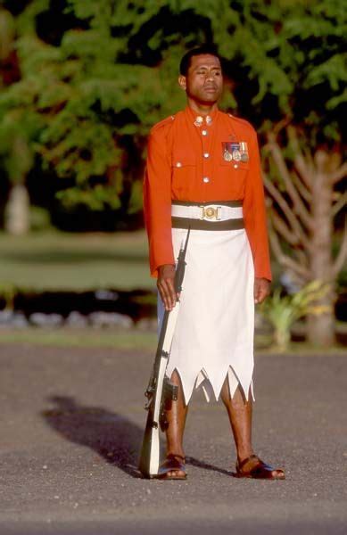 http://www.ryanphotographic.com - Fijian soldier on guard duty | Soldados