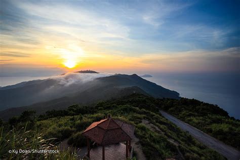 Son Tra (Monkey) Mountain is a breath-taking national park in Da Nang that stands 693 metres ...