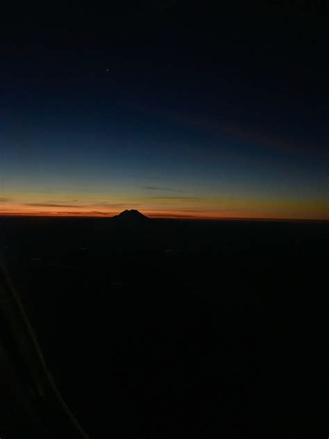 The sunrise on Mount Rainier : r/pics