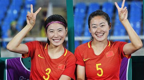 Women's World Cup: Steel Roses outkick men in Chinese football - BBC News