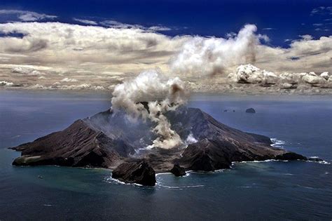 'Unfathomable grief' as 13 feared dead in New Zealand eruption | Philstar.com