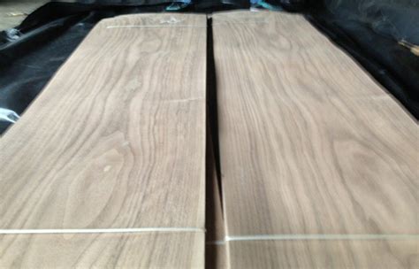 Constructional Walnut Wooden Veneers , Crown Cut Thin Wood Sheets