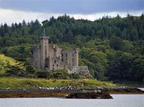 Isle of Skye and Dunvegan Castle Tour - 10 to 11hrs - Inverness Tours