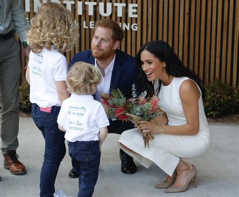 Meghan Markle Took A Photo With A Little Girl Who Reminded Her Of ...