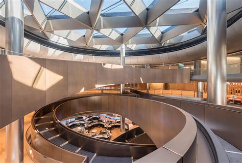 Bloomberg Headquarters in London: atrium roof, balustrades and ...