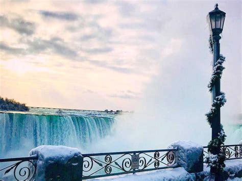 Icy Wonders of Niagara Falls Winter Tour | Mikatour Wintere Package