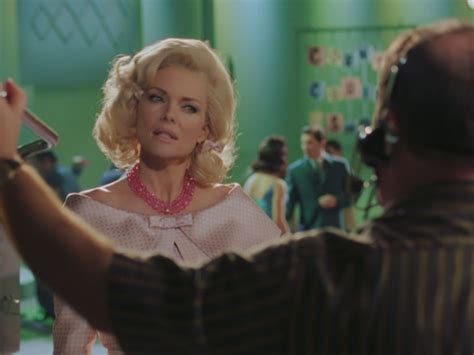 Michelle Pfeiffer in "Hairspray" - Michelle Pfeiffer Image (26405619) - Fanpop