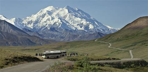 Visitors Enjoying the Mountain | NPS / Jacob W. Frank | Denali National Park and Preserve | Flickr