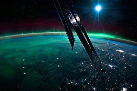 NASA Astronaut Josh Cassada Captures Surreal Aurora from the ...